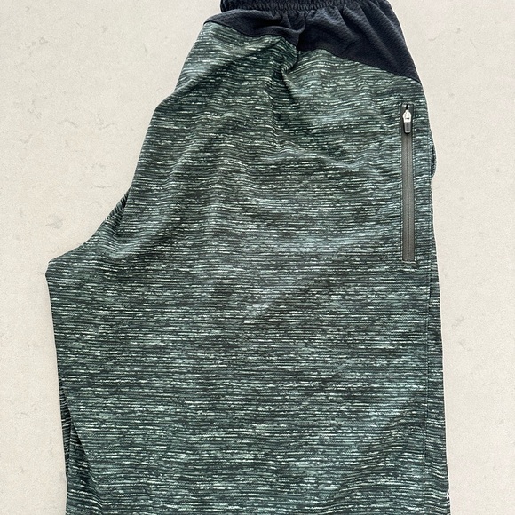 Reebok Athletic Mens Shorts 9” Green Linerless - Picture 3 of 4